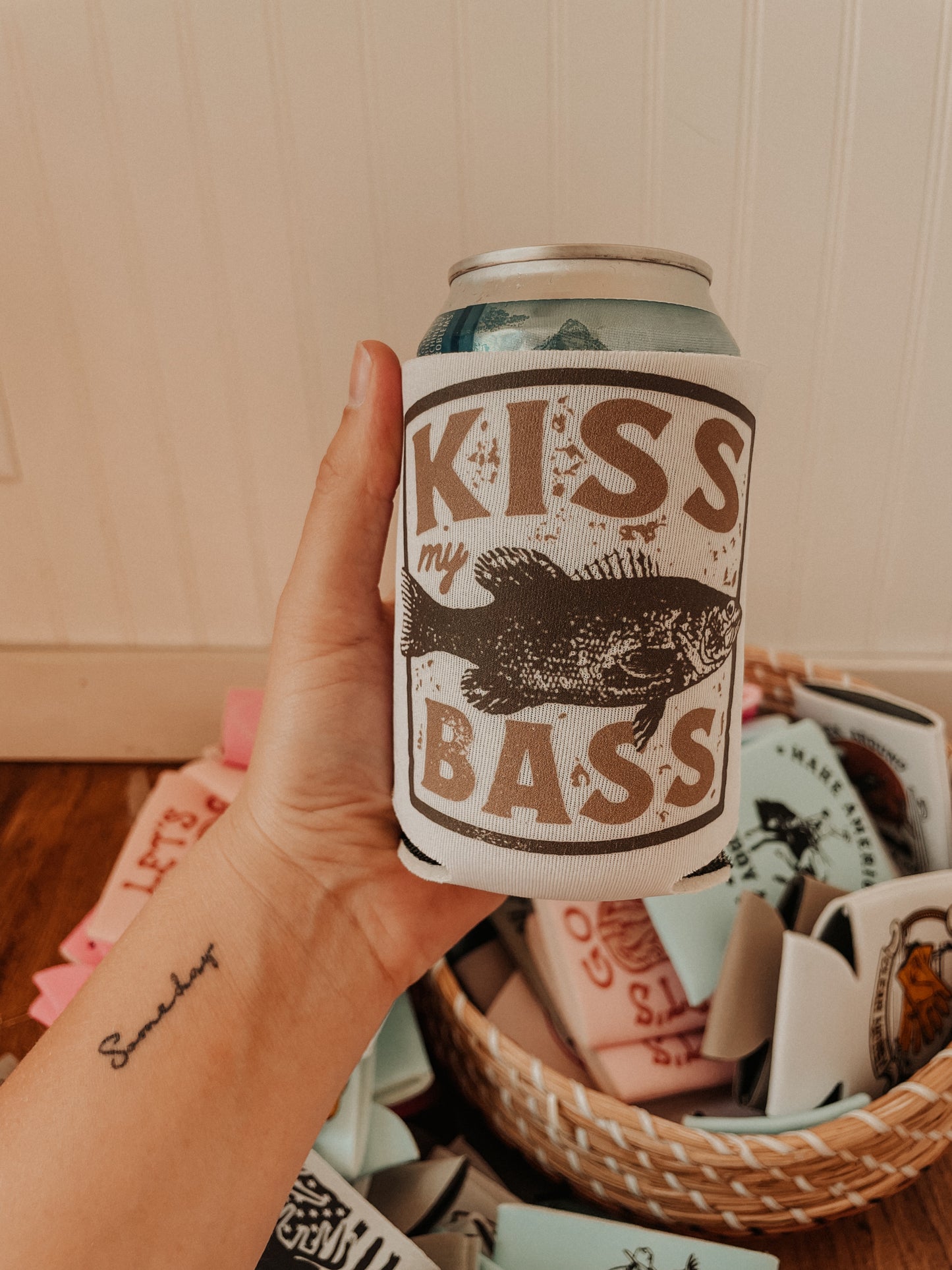Kiss My Bass Can Cooler